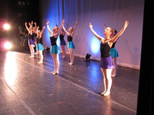 30252_438833082315_2257350_n